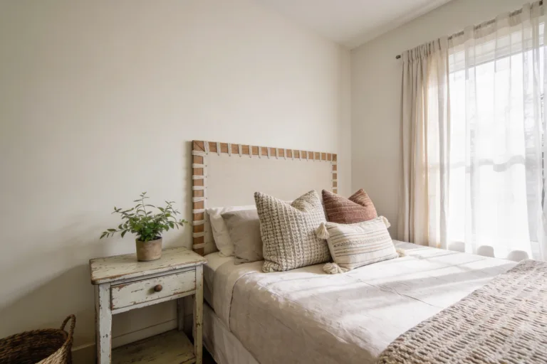 How to Decorate Your Bedroom Without Going Broke