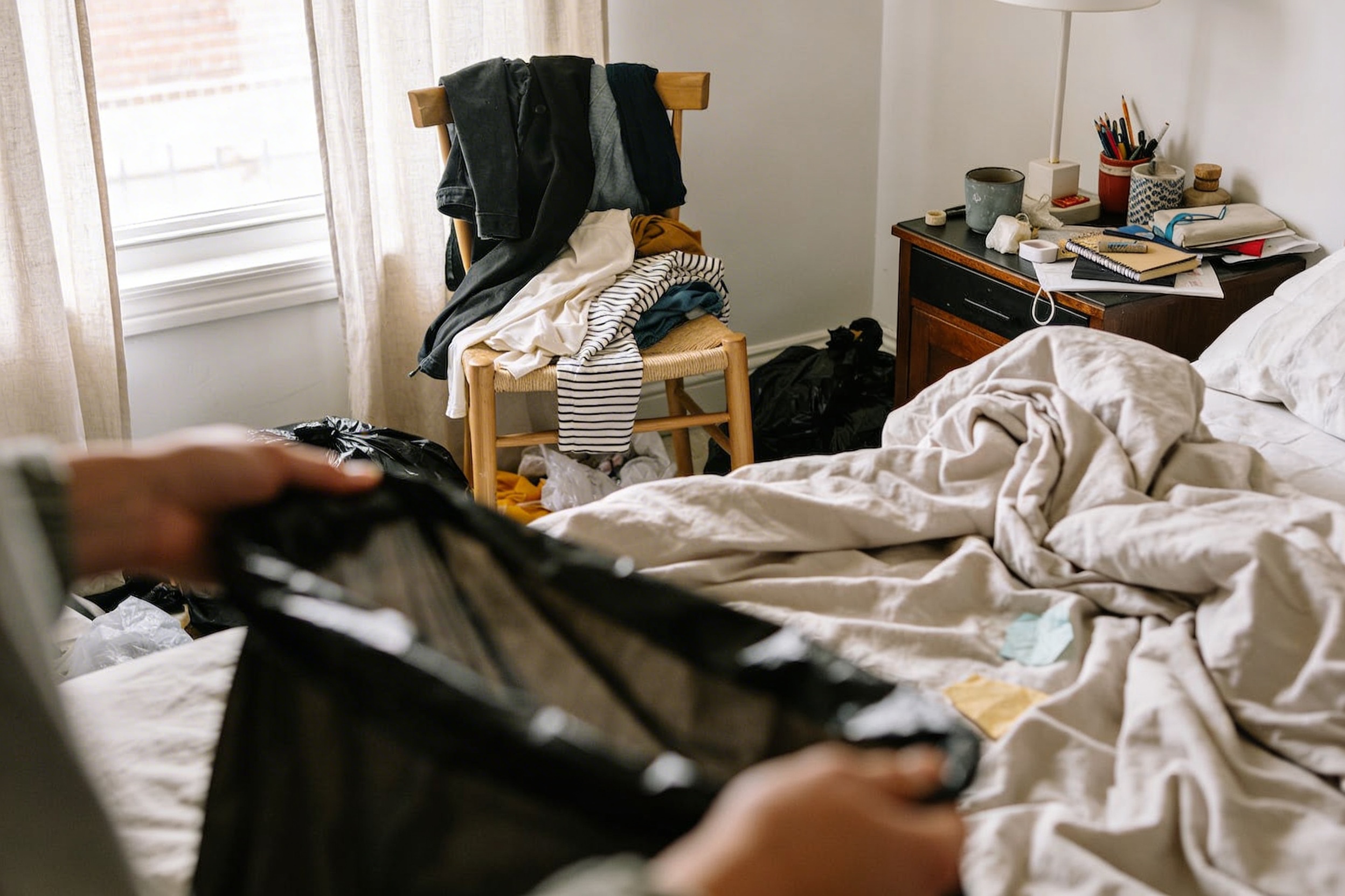 How to Tidy Your Bedroom When You'Re Lazy Af